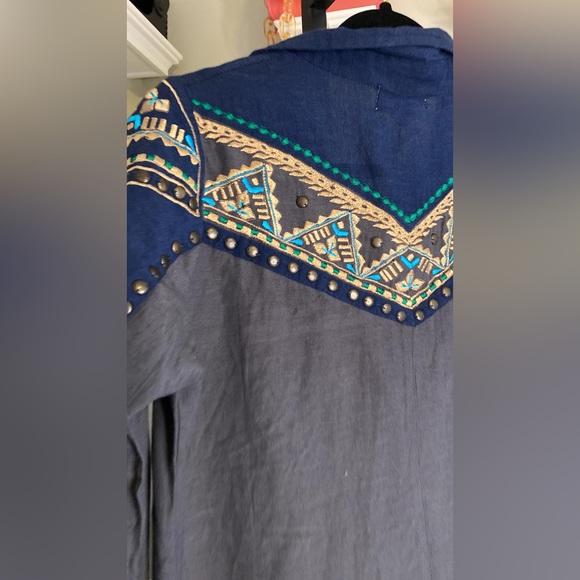 A&A Blue Blouse - Picture 9 of 10